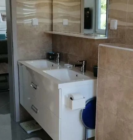 Apartman Penthouse By The Sea Vrboska