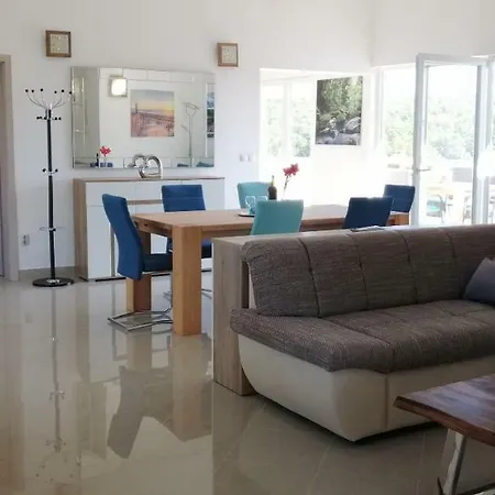 Apartman Penthouse By The Sea *