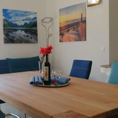 Apartman Penthouse By The Sea *