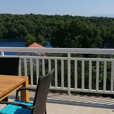 Penthouse By The Sea Apartman Vrboska